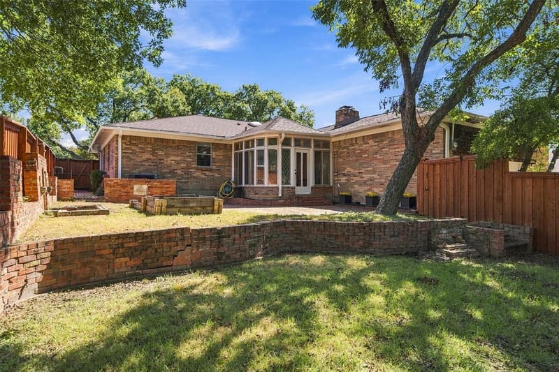 8311 Baumgarten Drive, Dallas TX 75228 - Photo 24