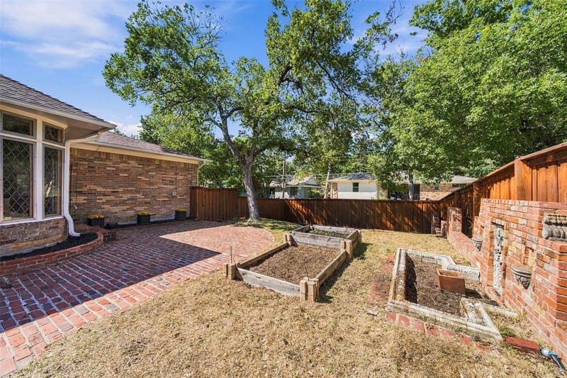 8311 Baumgarten Drive, Dallas TX 75228 - Photo 25