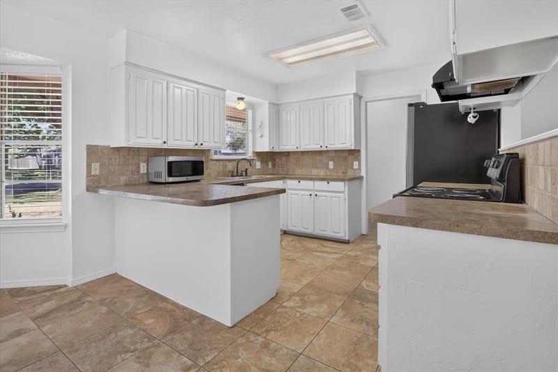 1016 Westminster Lane, Mansfield TX 76063 - Photo 9