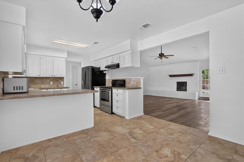 1016 Westminster Lane, Mansfield TX 76063 - Photo 11