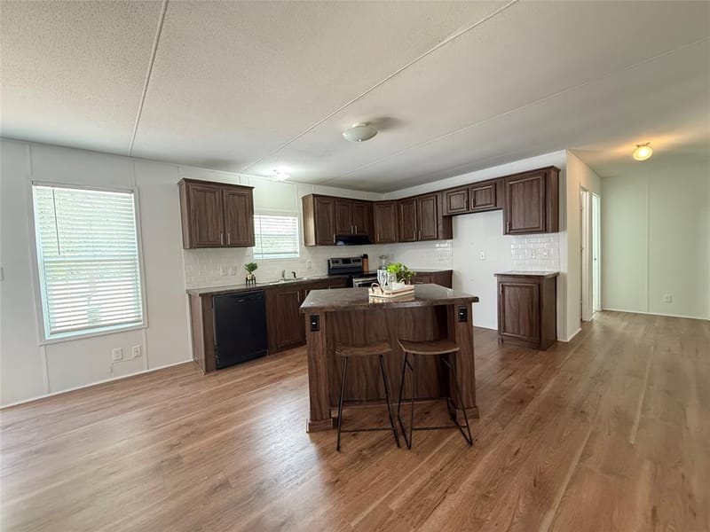 9505 Janet Street, Hawk Cove TX 75474 - Photo 2