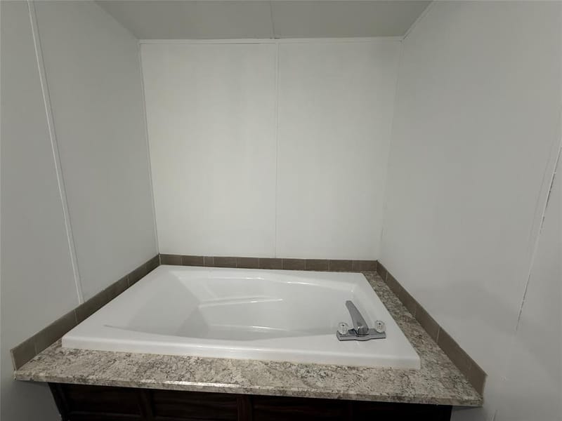 9505 Janet Street, Hawk Cove TX 75474 - Photo 10