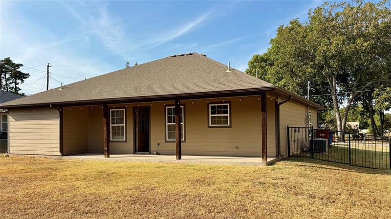 104 Herron Street, Farmersville TX 75442 - Photo 2
