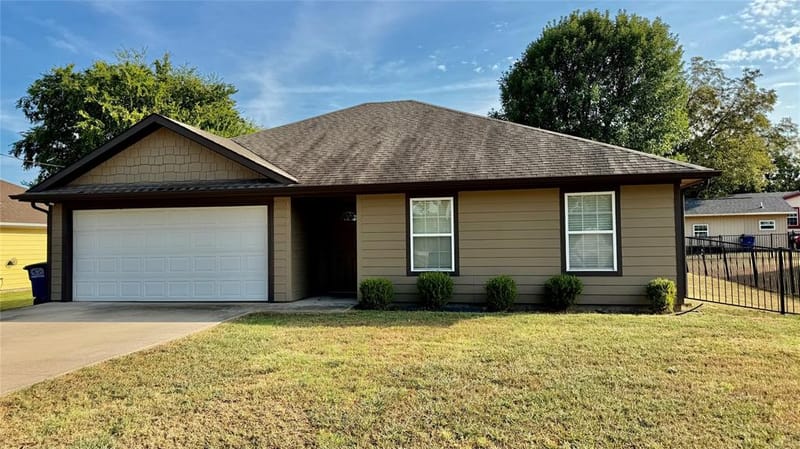 104 Herron Street, Farmersville TX 75442