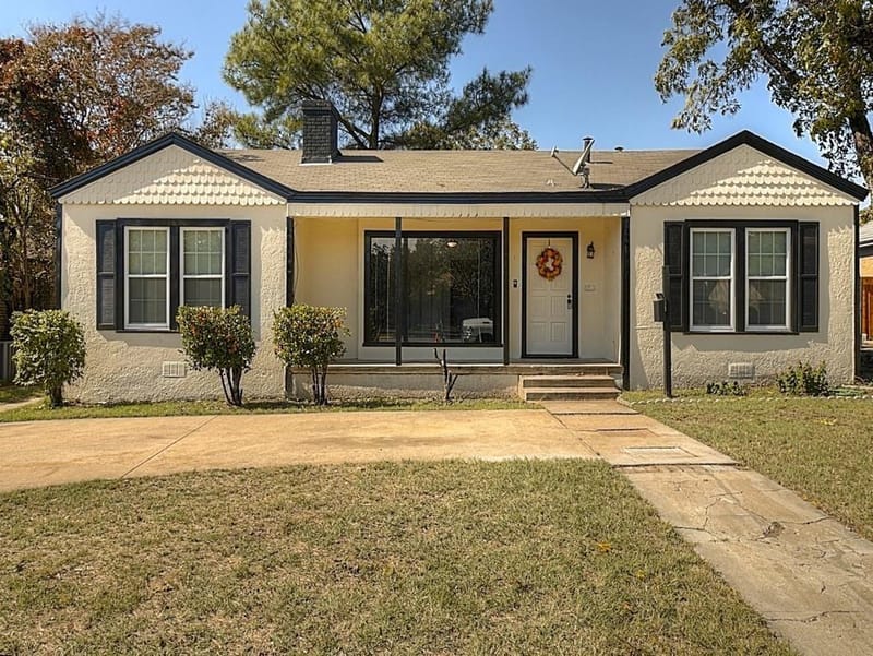 1705 N Riverside Drive, Fort Worth TX 76111 - Photo 2