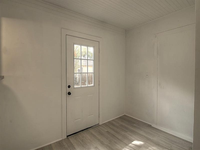 1705 N Riverside Drive, Fort Worth TX 76111 - Photo 16