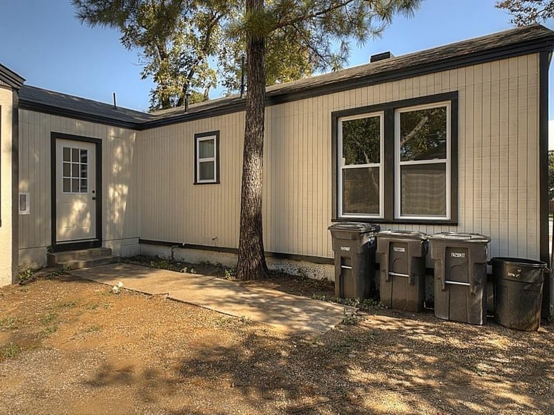 1705 N Riverside Drive, Fort Worth TX 76111 - Photo 36