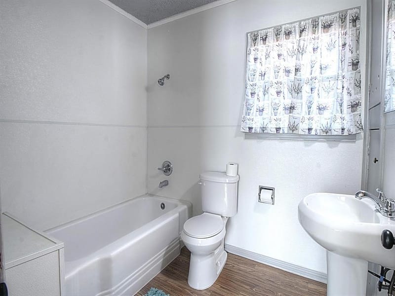 1705 N Riverside Drive, Fort Worth TX 76111 - Photo 28