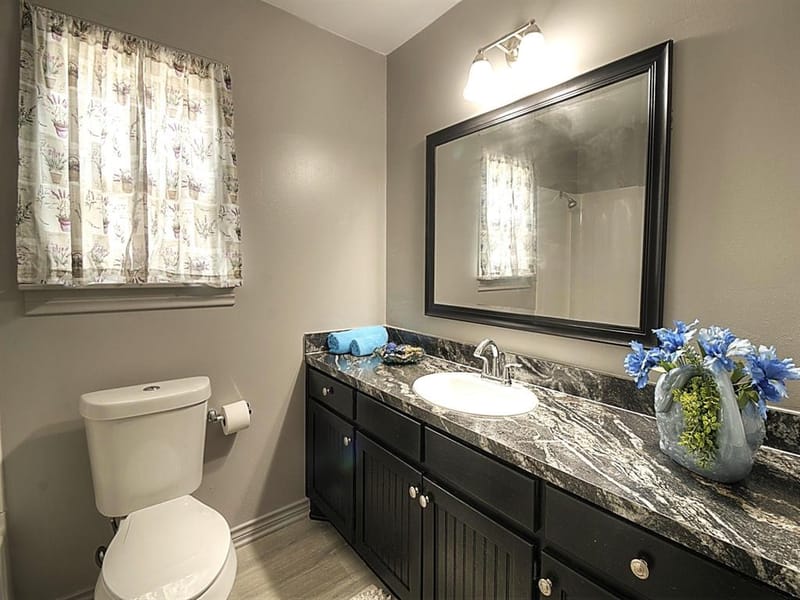 1705 N Riverside Drive, Fort Worth TX 76111 - Photo 20