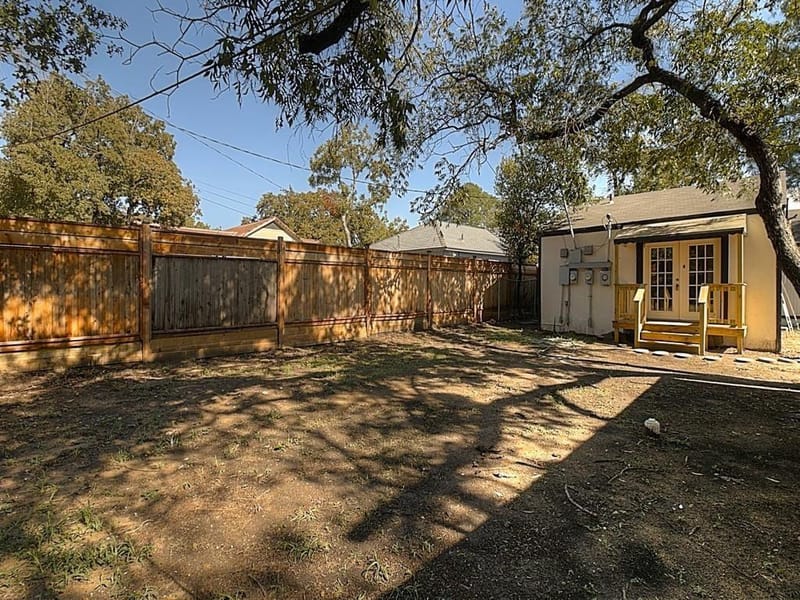 1705 N Riverside Drive, Fort Worth TX 76111 - Photo 33