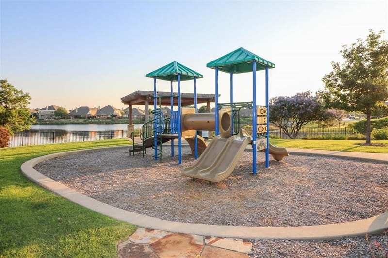 14225 Spitfire Trail, Fort Worth TX 76262 - Photo 36