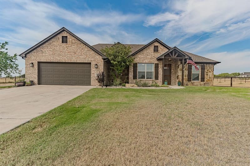 113 Stonegate Avenue, Brock TX 76087 - Photo 2