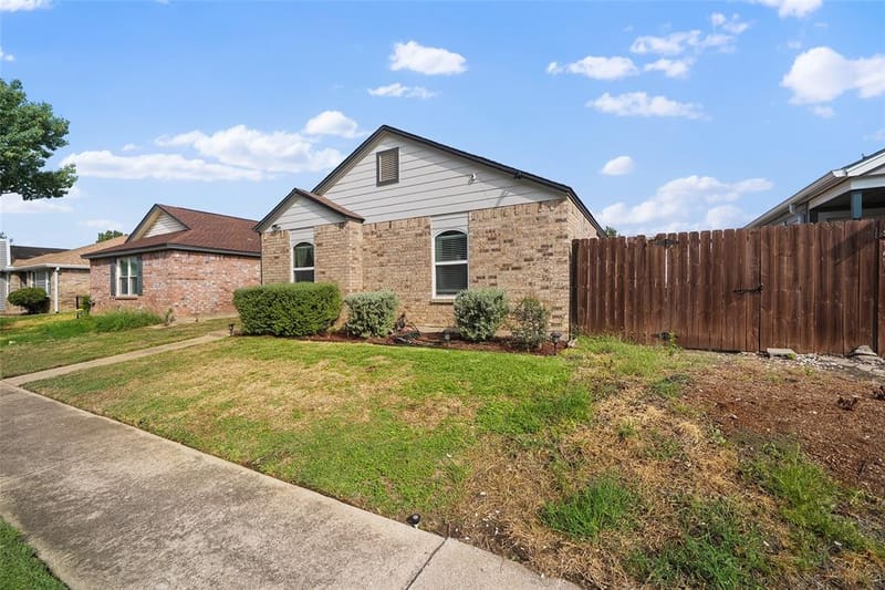 2313 Markland Street, Irving TX 75060 - Photo 3