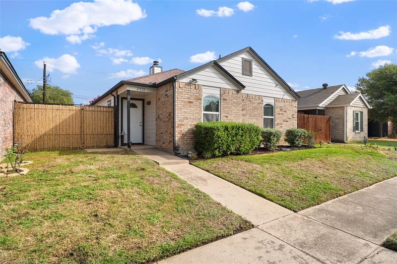2313 Markland Street, Irving TX 75060 - Photo 4