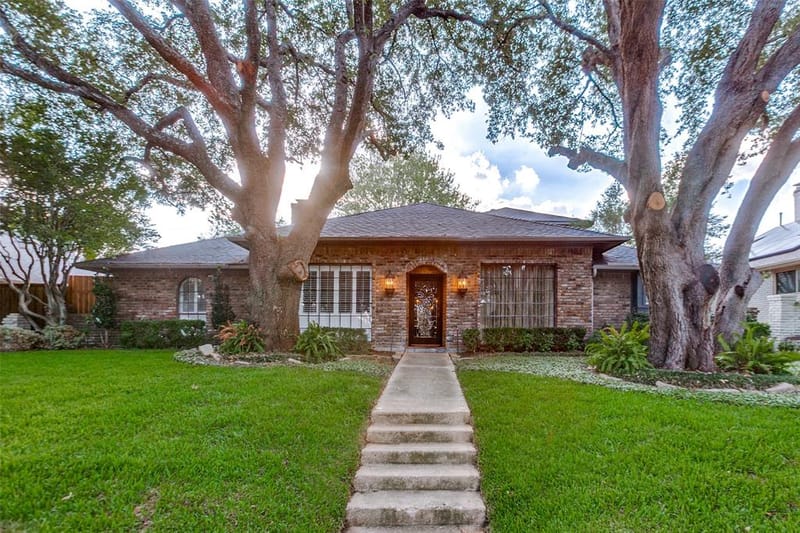 7333 Pleasant View Drive, Dallas TX 75231 - Photo 2