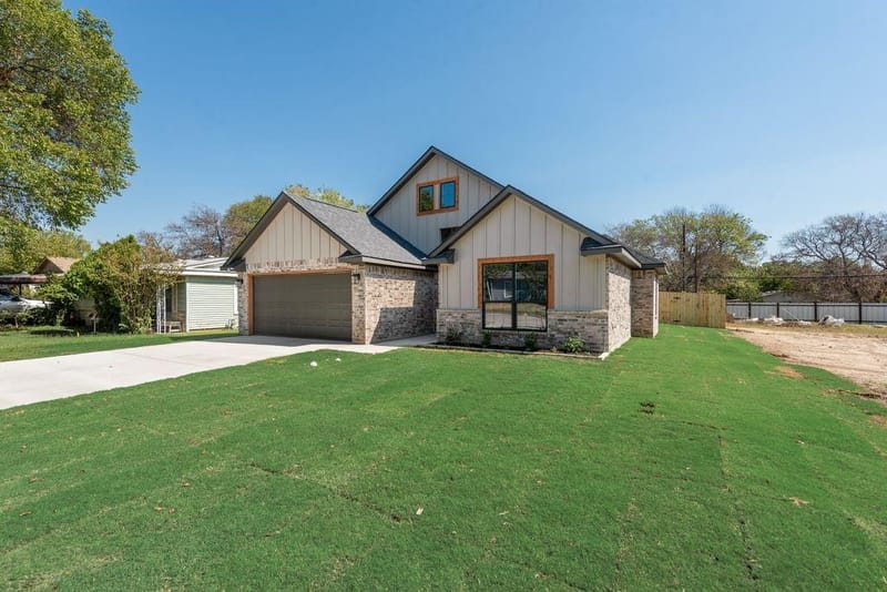 804 Vaquero Street, White Settlement TX 76108