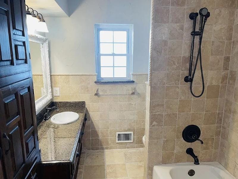 9406 Hunters Creek Drive, Dallas TX 75243 - Photo 7