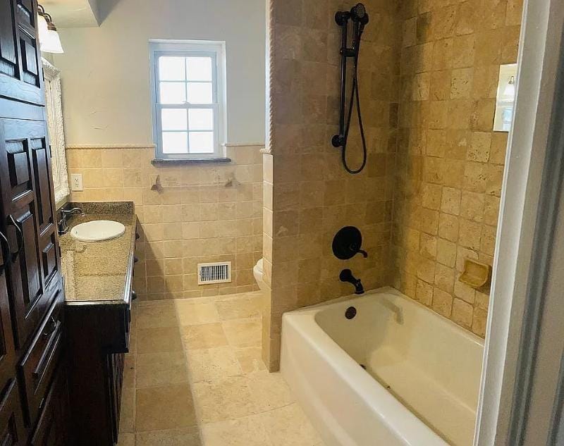 9406 Hunters Creek Drive, Dallas TX 75243 - Photo 11