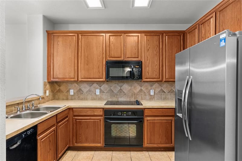 565 Legends Drive, Lewisville TX 75057 - Photo 12