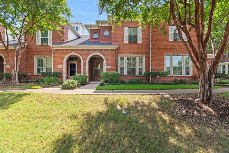 565 Legends Drive, Lewisville TX 75057