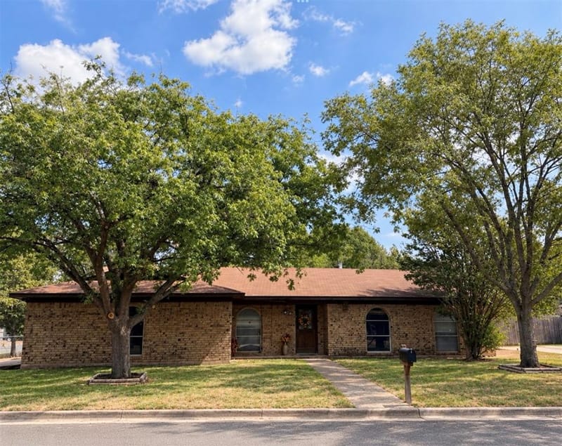 148 Crockett Lane, Hewitt TX 76643