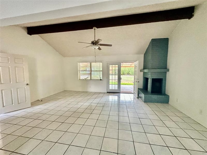 713 Rolling Hills Drive, Hewitt TX 76643 - Photo 2