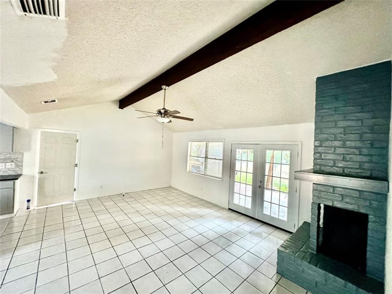 713 Rolling Hills Drive, Hewitt TX 76643 - Photo 3