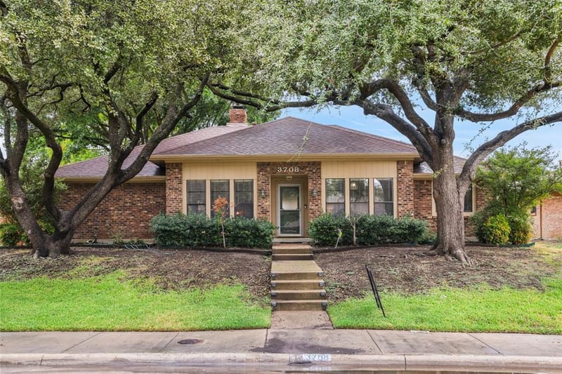3708 Bishop Hill Drive, Carrollton TX 75007 - Photo 4