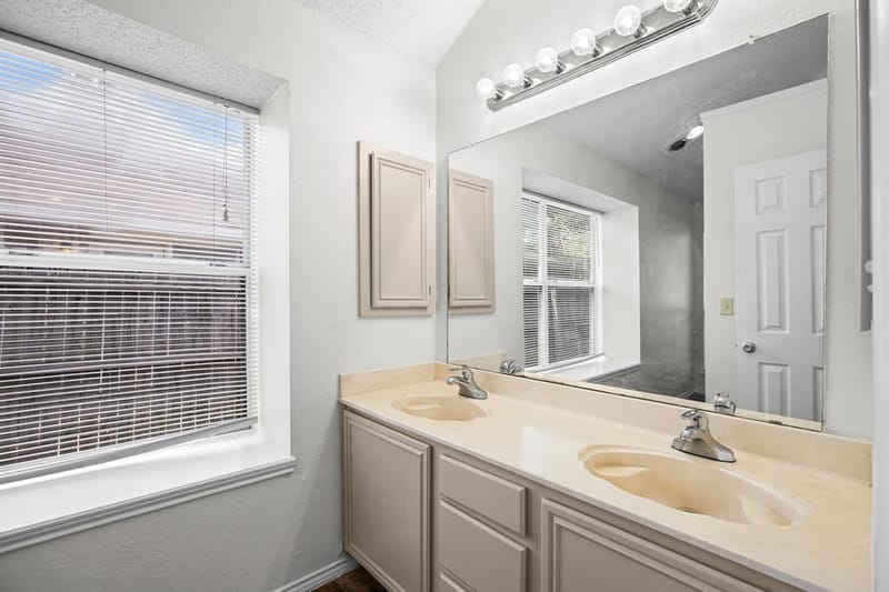 1219 Brooklawn Drive, Arlington TX 76018 - Photo 16
