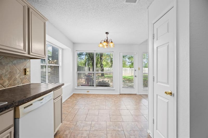 1219 Brooklawn Drive, Arlington TX 76018 - Photo 11