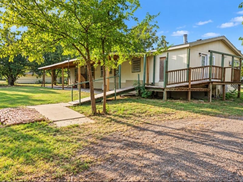 105 E Laura Avenue, Quinlan TX 75474 - Photo 10