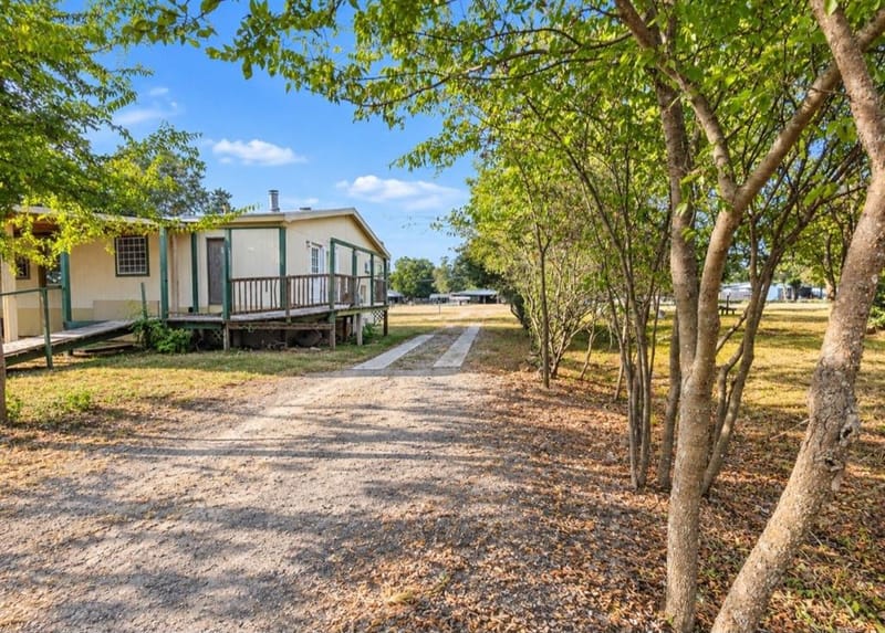 105 E Laura Avenue, Quinlan TX 75474 - Photo 11