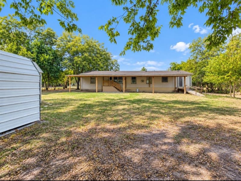 105 E Laura Avenue, Quinlan TX 75474 - Photo 8