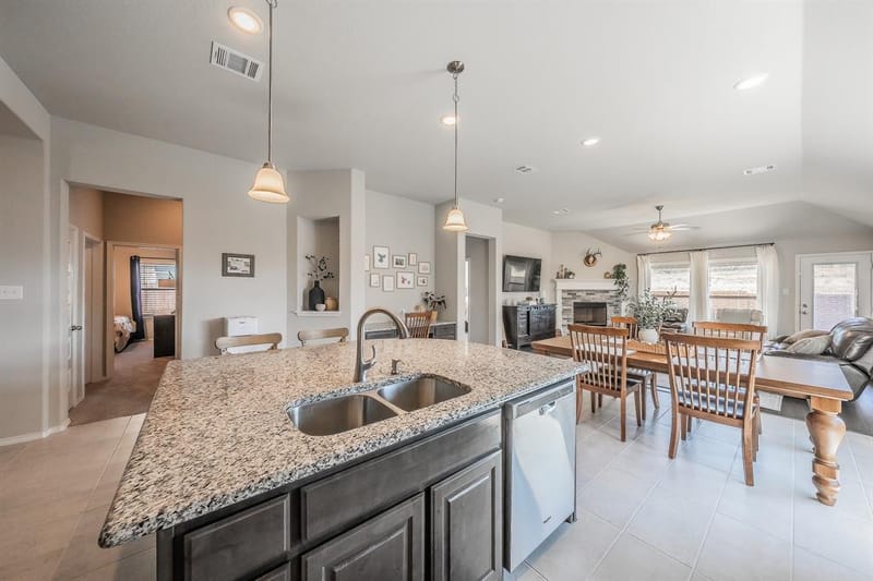 1821 Abelia Lane, Weatherford TX 76086 - Photo 8