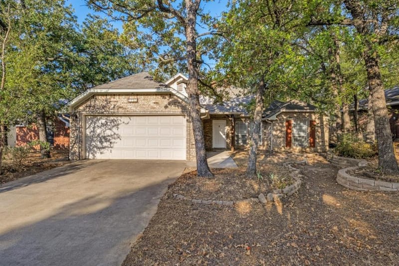 2104 Leslie Street, Denton TX 76205 - Photo 2