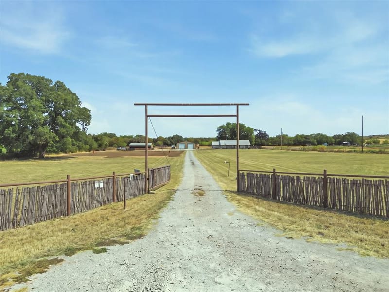 13827 Baker Road, Weatherford TX 76087 - Photo 32