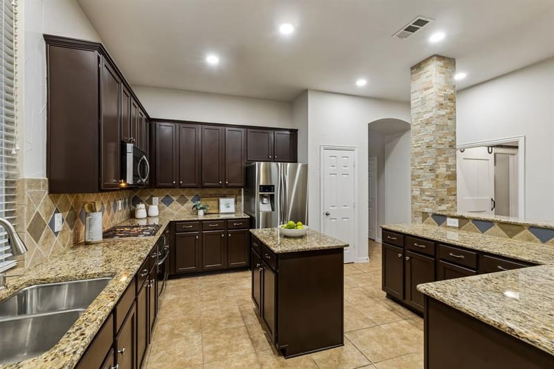 1061 Noble Avenue, Lantana TX 76226 - Photo 14