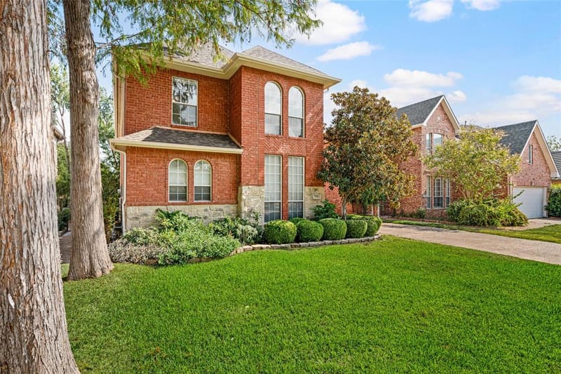 7626 Lakecrest Circle, Irving TX 75063 - Photo 3