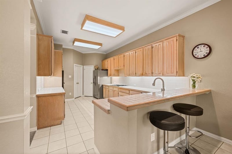 7626 Lakecrest Circle, Irving TX 75063 - Photo 15