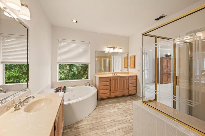 7626 Lakecrest Circle, Irving TX 75063 - Photo 21