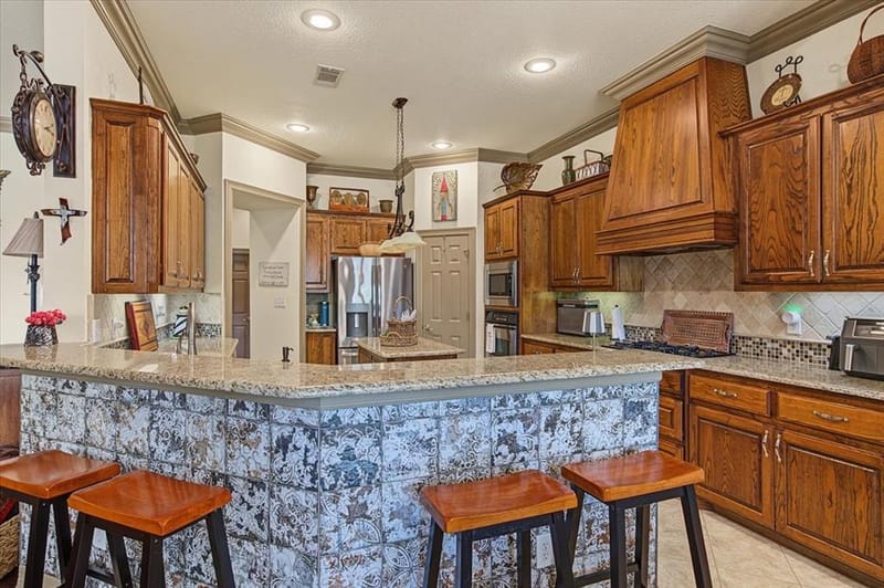 3909 Stoneshire Court, Fort Worth TX 76179 - Photo 7