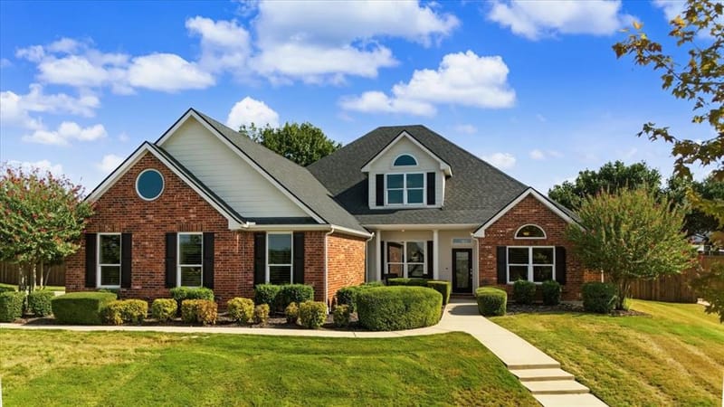 3909 Stoneshire Court, Fort Worth TX 76179