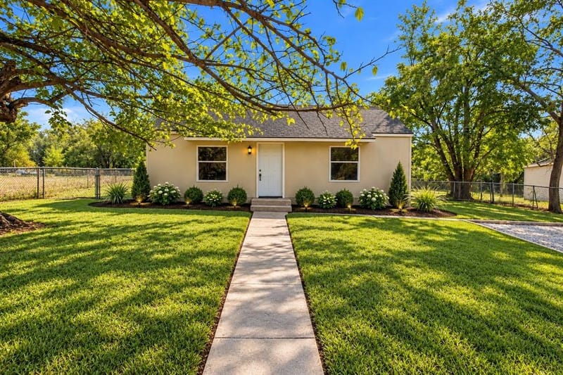 1504 S Travis Avenue, Denison TX 75021 - Photo 22
