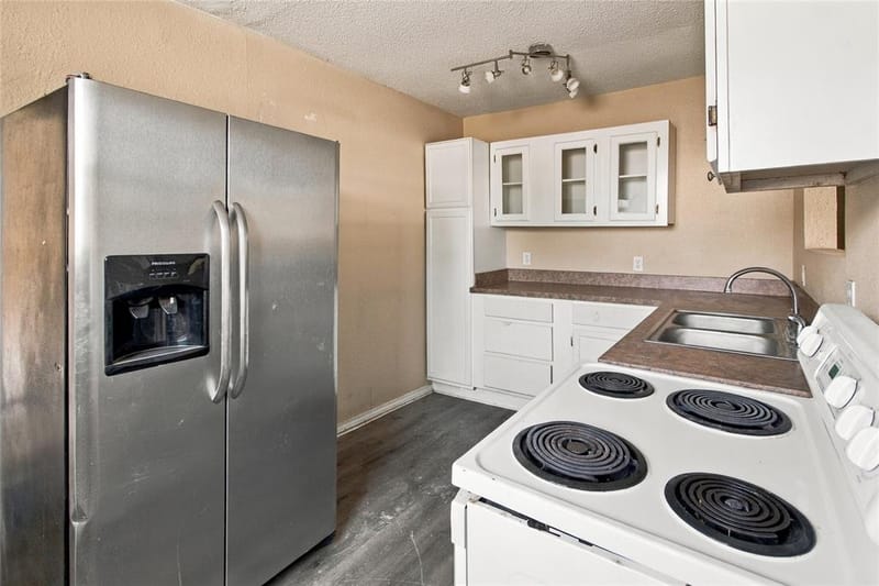 1504 S Travis Avenue, Denison TX 75021 - Photo 7