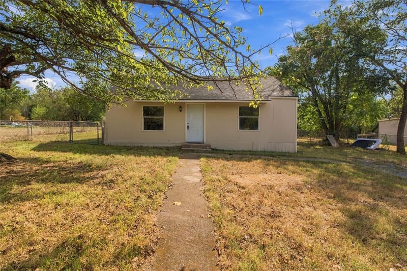 1504 S Travis Avenue, Denison TX 75021