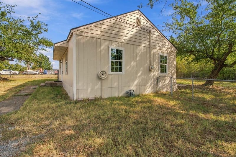 1504 S Travis Avenue, Denison TX 75021 - Photo 20
