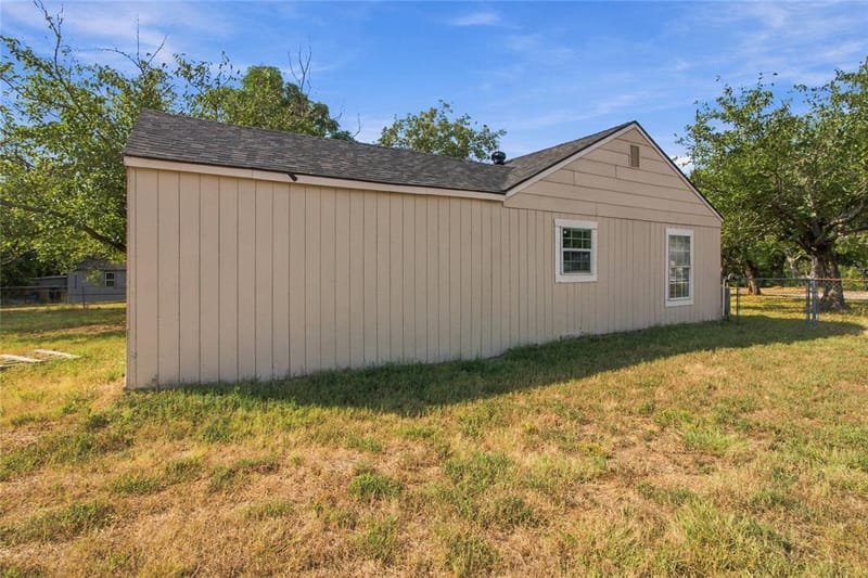 1504 S Travis Avenue, Denison TX 75021 - Photo 21