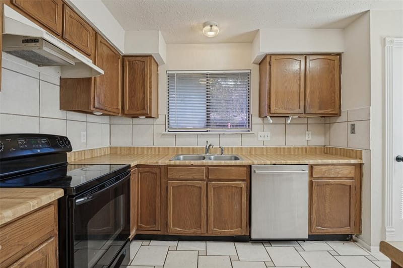 2307 Busch Drive, Arlington TX 76014 - Photo 7