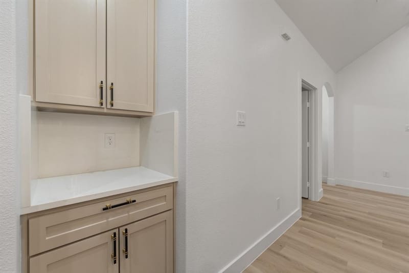 813 Tierney Road, Fort Worth TX 76112 - Photo 11