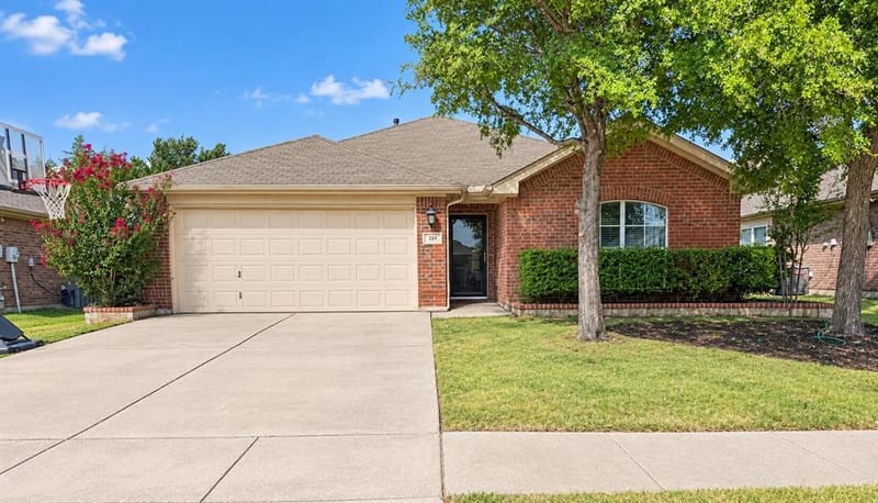224 Spring Hollow Drive, Saginaw TX 76131